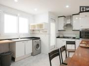 Habitación en piso compartido de 5 habitaciones en...