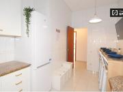 Habitación en piso compartido de 5 habitaciones en...