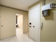 Habitación en piso compartido de 5 habitaciones en...