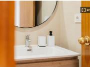 Habitación en piso compartido de 5 habitaciones en...