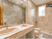 Habitación en piso compartido de 5 habitaciones en...