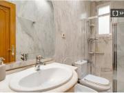 Habitación en piso compartido de 5 habitaciones en...