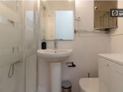 Habitación en piso compartido de 5 habitaciones en...