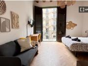 Habitación en piso compartido de 5 habitaciones en...