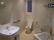 Habitación en piso compartido de 5 habitaciones en...
