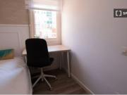 Habitación en piso compartido de 5 habitaciones en...