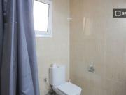 Habitación en piso compartido de 5 habitaciones en...