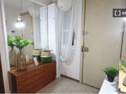 Habitación en piso compartido de 5 habitaciones en...