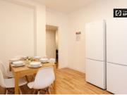 Habitación en piso compartido de 5 habitaciones en... Habitación en piso compartido de 5 habitaciones en...