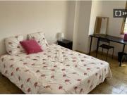 Habitación en piso compartido de 5 habitaciones en...