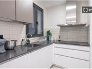 Habitación en piso compartido de 5 habitaciones en...