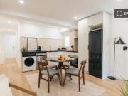 Habitación en piso compartido de 5 habitaciones en...