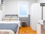 Habitación en piso compartido de 5 habitaciones en El...