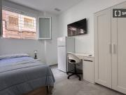 Habitación en piso compartido de 5 habitaciones en Elche