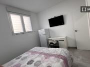 Habitación en piso compartido de 5 habitaciones en Elche