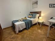 Habitación en piso compartido de 5 habitaciones en Ríos...