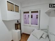 Habitación en piso compartido de 5 habitaciones, Zaragoza