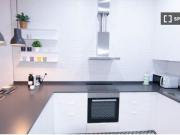 Habitación en piso compartido de 6 habitaciones en...