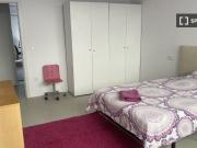 Habitación en piso compartido de 6 habitaciones en el...