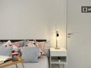 Habitación en piso compartido de 6 habitaciones en Goya,...