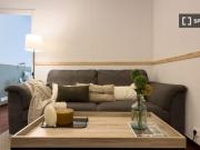 Habitación en piso compartido de 6 habitaciones en Sant...