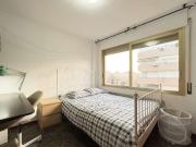 Habitación en piso compartido de 6 habitaciones, La...