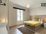 Habitación en piso compartido de 6 habitaciones, La...