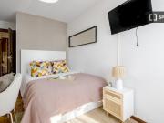 Habitación en piso compartido de 6 habitaciones, Los...