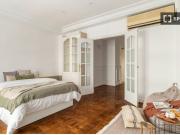 Habitación en piso compartido de 7 habitaciones en Sant...