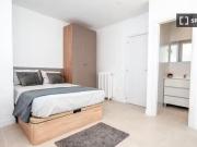 Habitación en piso compartido de 8 habitaciones en... Habitación en piso compartido de 8 habitaciones en...