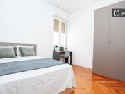 Habitación en piso compartido de 8 habitaciones en...