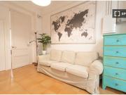 Habitación en piso compartido de 8 habitaciones en...