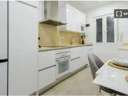 Habitación en piso compartido de 8 habitaciones en...