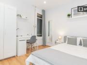 Habitación en piso compartido de 8 habitaciones en...