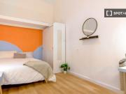 Habitación en piso compartido de 9 habitaciones en...
