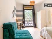 Habitación en piso compartido de 9 habitaciones en...