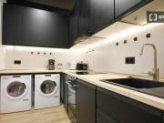 Habitación en piso compartido de 9 habitaciones en...