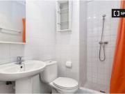 Habitación en piso compartido en Alicante Solo chicas