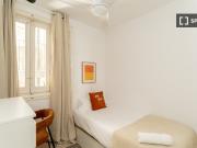 Se alquila habitación en piso compartido en Argüelles,...