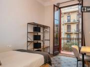 Habitación en piso compartido en alquiler en Eixample,...