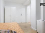 Se alquila habitación en piso compartido de 8...