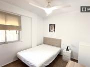 Se alquila habitación en En Corts, Valencia