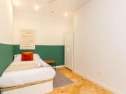 Habitación en piso compartido de 8 habitaciones,...