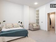 Se alquila habitación en piso compartido de 4...