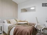 Habitación en piso compartido en alquiler en Pacífico,...