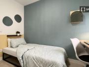 Habitación en piso compartido en alquiler, Valverde, Madrid