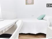 Se alquila habitación en piso compartido de 4...