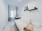 Habitación en piso compartido en Niño Jesús, Madrid