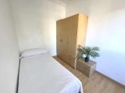 Habitación en piso de 3 habitaciones en Barrio León, Sevilla