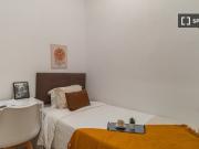 Se alquila habitación en La Nova Esquerra de...